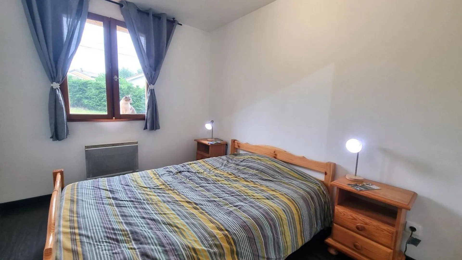 Gite 80M² Avec Jardin Privatif, Garage Pour Motos, A Proximite Des Sentiers De Randonnee Et Circuits Vtt. - Fr-1-496-319 Veranne France
